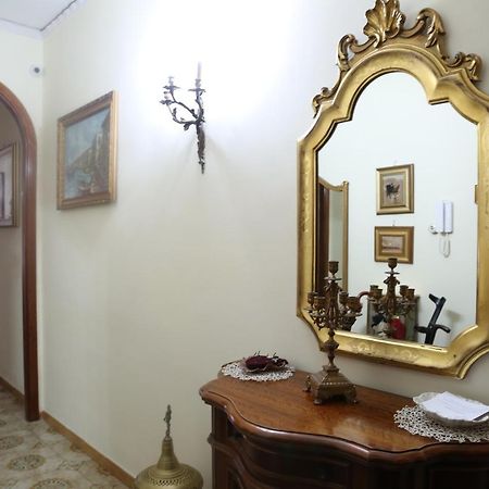 Stanza In Appartamento Naples Extérieur photo