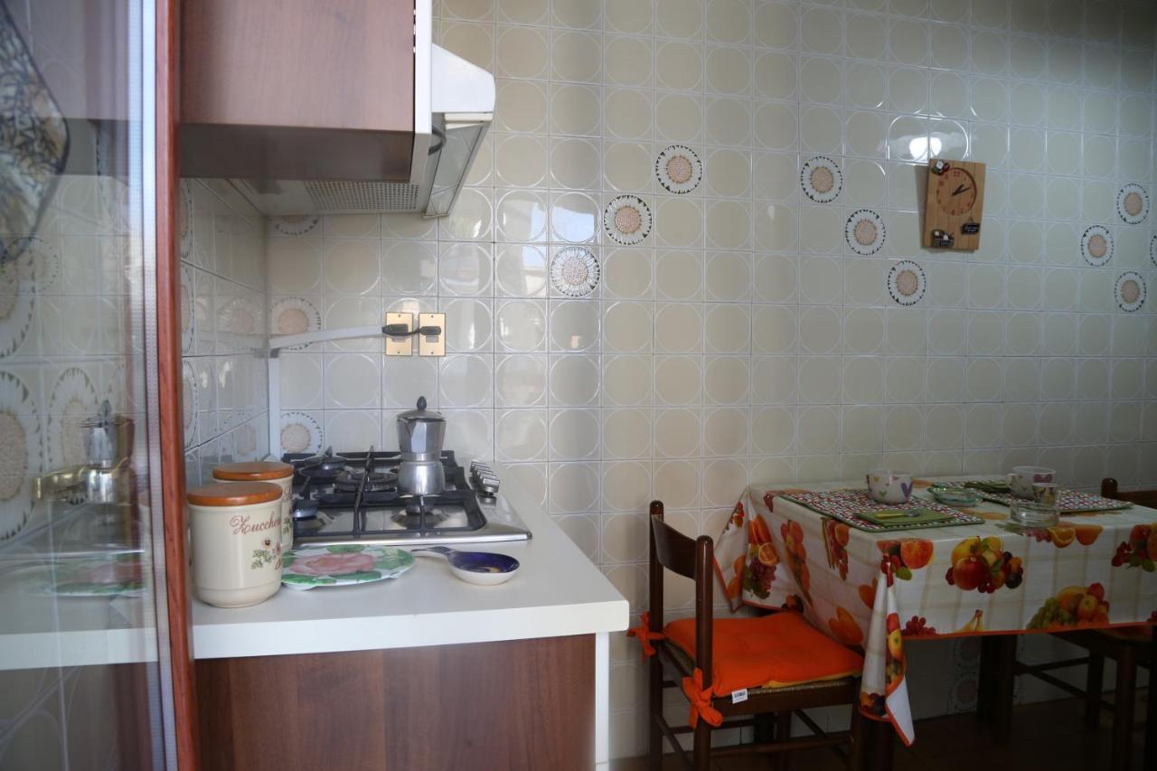 Stanza In Appartamento Naples Extérieur photo